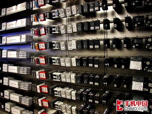 手机壳注塑机手机膜壳零配件控车宝资讯中屏
